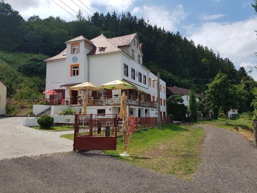 Penzion Na Pracharne Kladruby  エクステリア 写真